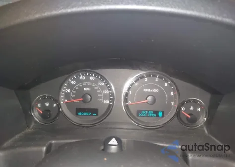 2006 Jeep Commander из США, поврежденный, VIN 1J8HG48N66C145114